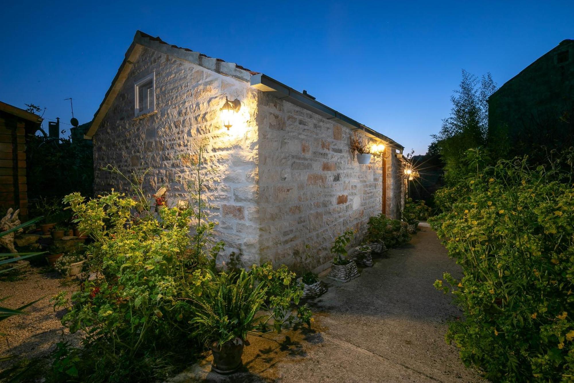 Zrnovo Stone House Harmony 아파트 외부 사진